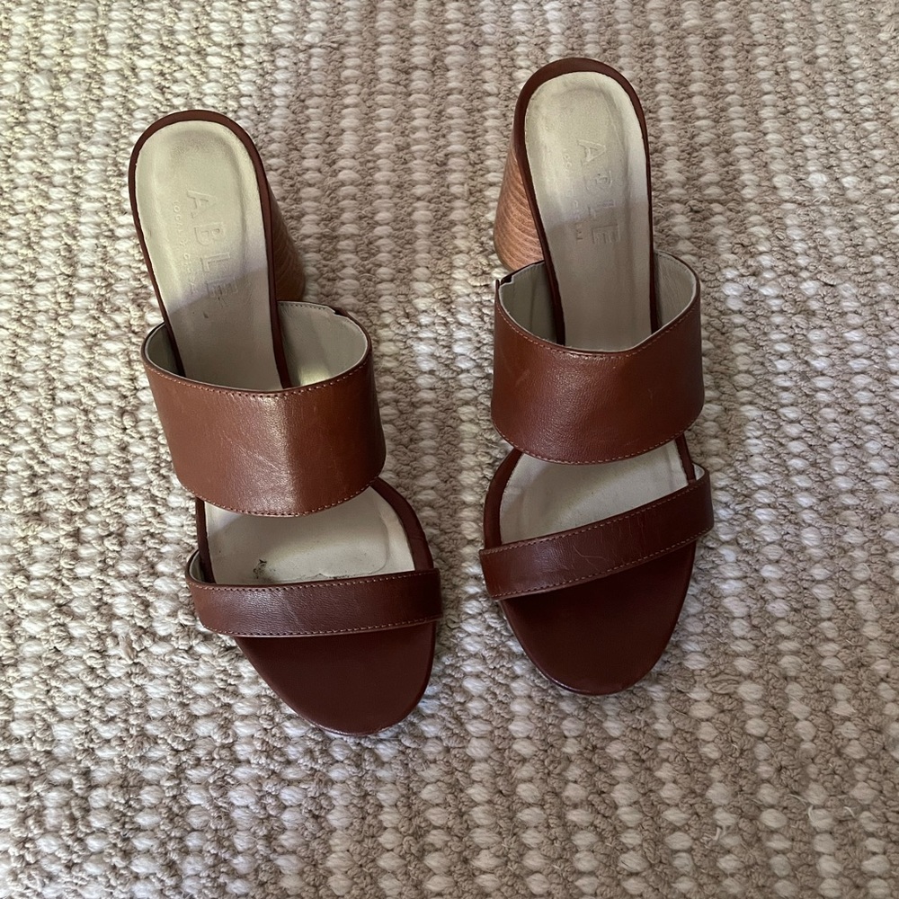 Able shoes, Jones heal